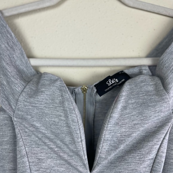 Lulu's Gray Plunge Mini Skater Dress Size Small (D1-13) - Picture 3 of 6